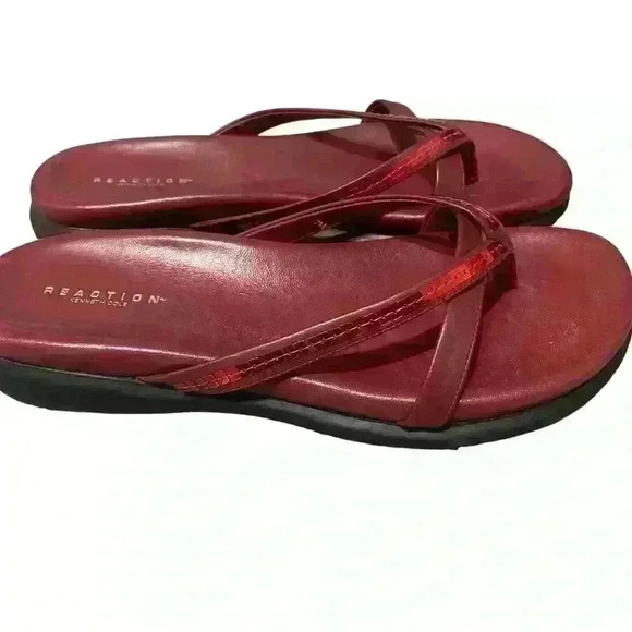 Reaction Kenneth Cole Sandals Women’s Size 7 Wine Colored Flat With Sequin Strap - Picture 4 of 6